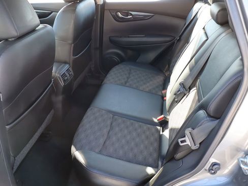 Used 2021 Nissan Rogue Sport SV w/ Technology Package image 36