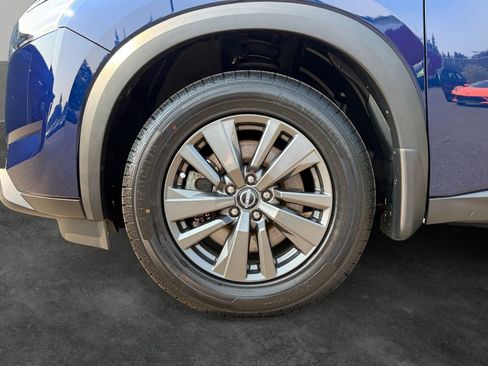 Used 2024 Nissan Pathfinder SV w/ Lighting Package (N92) AWD/4WD image 4