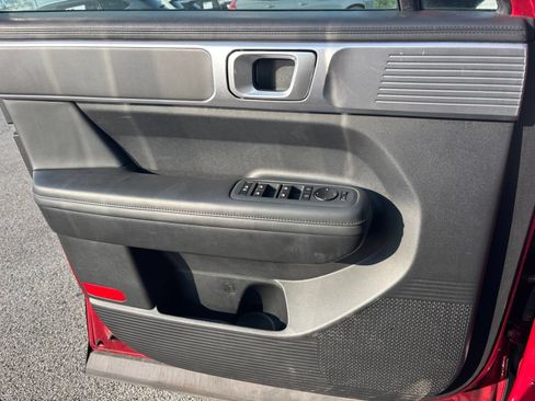 Used 2025 Hyundai Santa Fe SEL FWD image 12