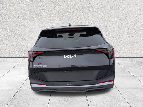 Used 2026 Kia Sportage EX FWD image 4