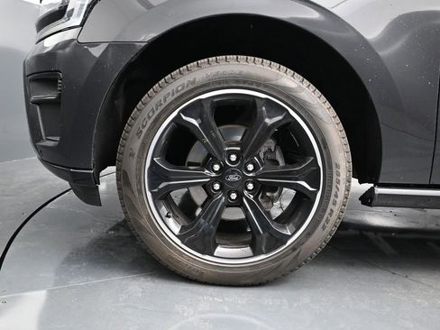 Used 2023 Ford Expedition Limited image 14