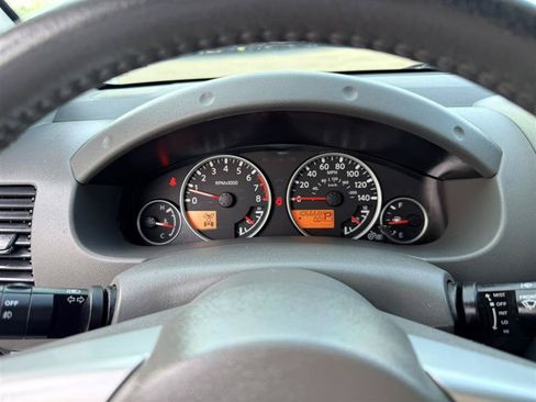 Used 2013 Nissan Frontier SL w/ Moonroof Pkg AWD/4WD image 34