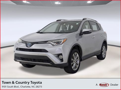 Used 2017 Toyota RAV4 Limited image 1