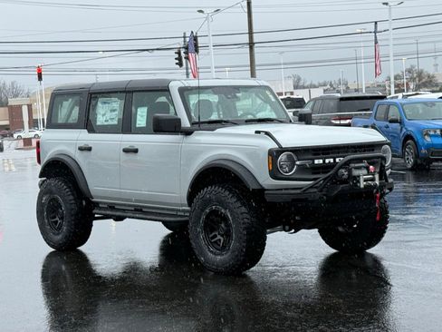 New 2026 Ford Bronco 4-Door AWD/4WD image 9