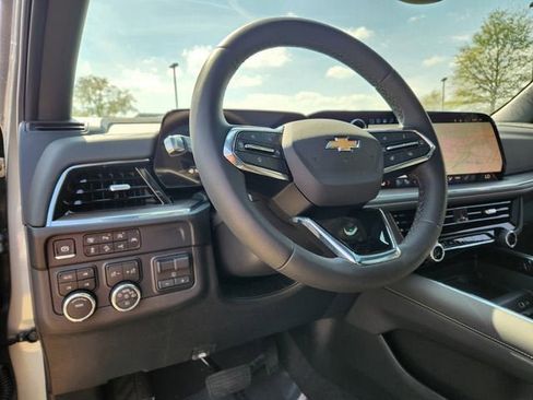 New 2026 Chevrolet Suburban Premier w/ Sun And Tow Package AWD/4WD image 6