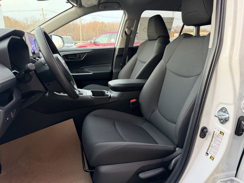 New 2025 Toyota RAV4 LE image 8