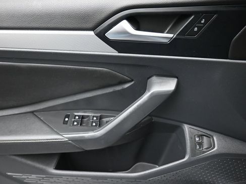 Used 2024 Volkswagen Jetta Sport image 10