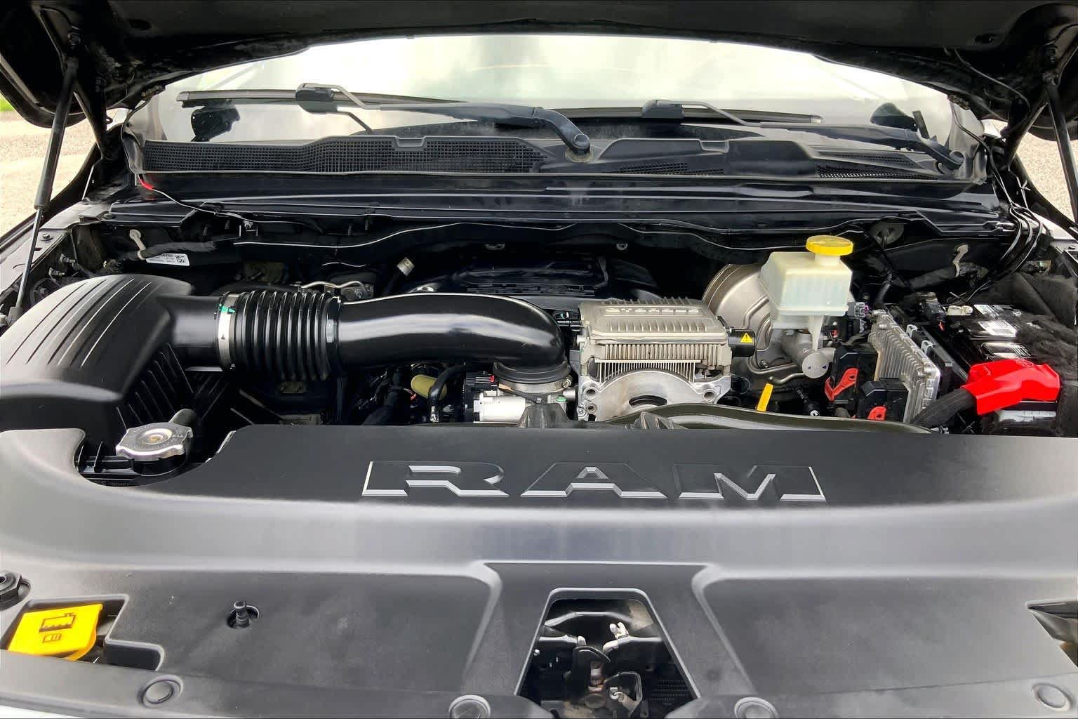 Used 2022 RAM 1500 Limited w/ Body Color Bumper Group AWD/4WD image 31