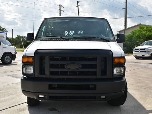 Used 2014 Ford E-250 and Econoline 250 w/ Power Group RWD image 2