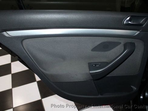 Used 2009 Volkswagen GTI 4-Door image 19