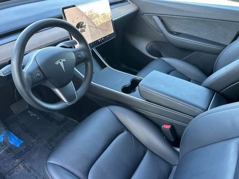 Used 2020 Tesla Model Y Long Range image 11