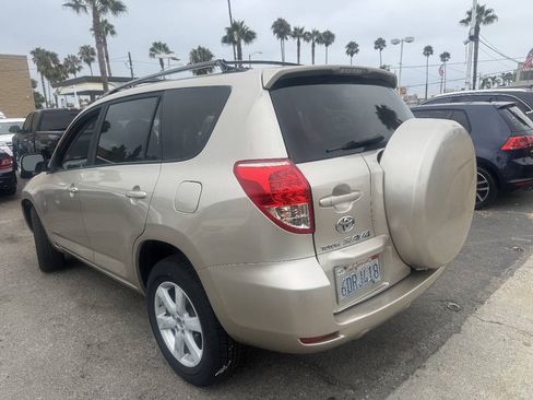 Used 2008 Toyota RAV4 Limited w/ Tow Prep Pkg AWD/4WD image 4