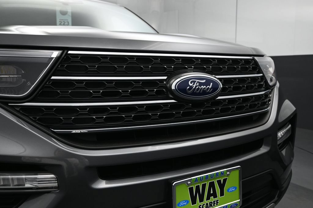 Used 2023 Ford Explorer XLT w/ Equipment Group 202A AWD/4WD image 4