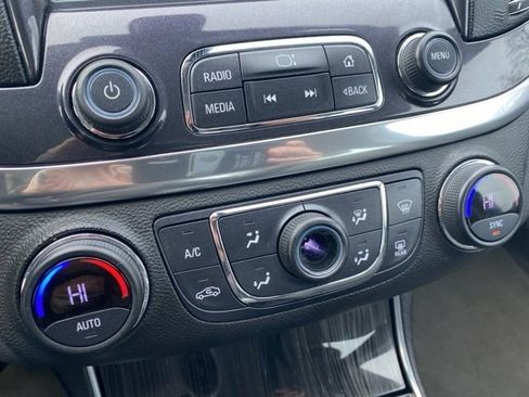 Used 2017 Chevrolet Impala LT image 36