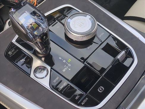 New 2026 BMW ALPINA XB7 image 12