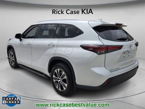 Used 2024 Toyota Highlander XLE image 8