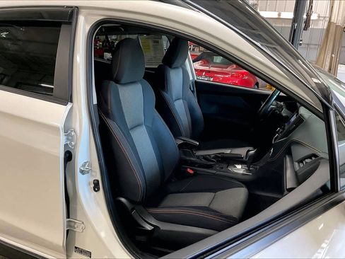 Used 2023 Subaru Crosstrek 2.0i Premium AWD/4WD image 9