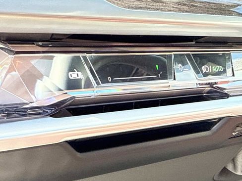 Certified 2025 BMW 760i xDrive 760i xDrive w/ Executive Package image 28