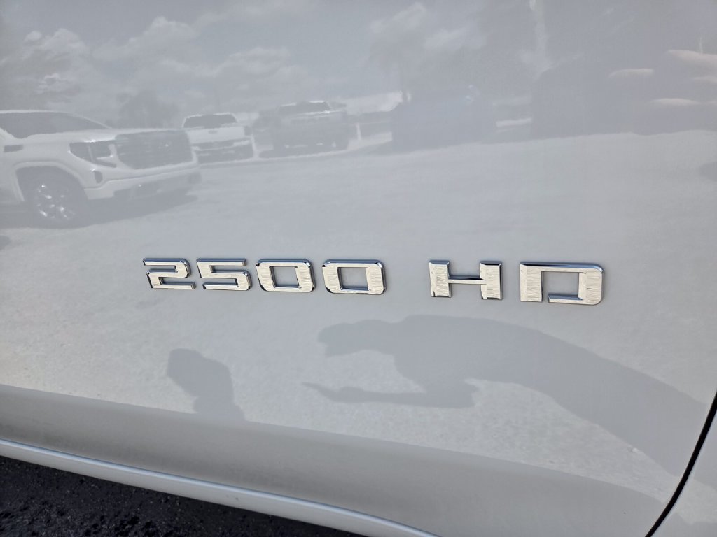 Used 2025 Chevrolet Silverado 2500 W/T RWD image 5