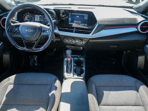 Used 2024 Chevrolet Trax RS image 11