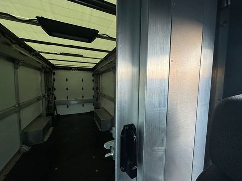 Used 2024 Chevrolet Brightdrop 600 w/ Commercial Equipment Package AWD/4WD image 23