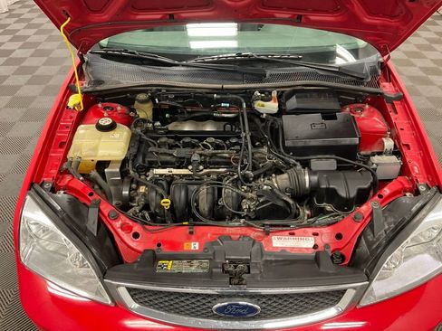 Used 2005 Ford Focus ZX4 Sedan image 9