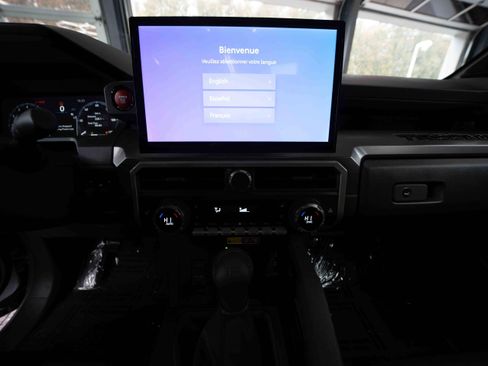 Certified 2025 Toyota Tacoma TRD Off-Road w/ TRD Off Road Premium Package image 17