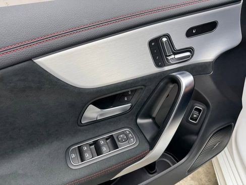 Used 2025 Mercedes-Benz CLA 250 4MATIC image 11