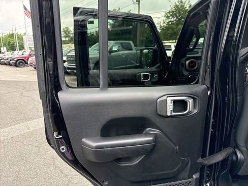 Certified 2020 Jeep Gladiator Mojave image 31