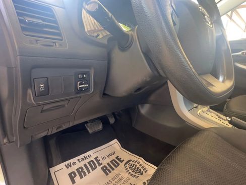 Used 2012 Toyota Corolla S image 21