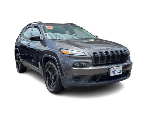 Used 2017 Jeep Cherokee Sport FWD image 9