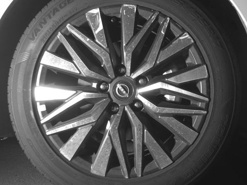Used 2025 Nissan Altima 2.5 SV FWD image 13