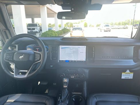 New 2025 Ford Bronco Badlands w/ Sasquatch Package AWD/4WD image 14