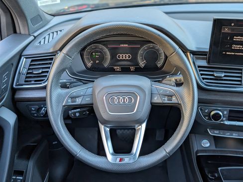 Used 2024 Audi Q5 e Premium Plus w/ Premium Plus Package image 26