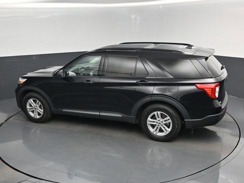 Used 2022 Ford Explorer XLT image 35