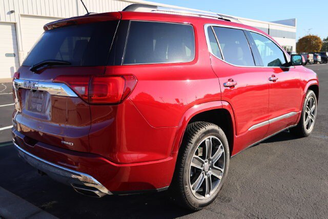 Used 2019 GMC Acadia Denali w/ Technology Package AWD/4WD image 4