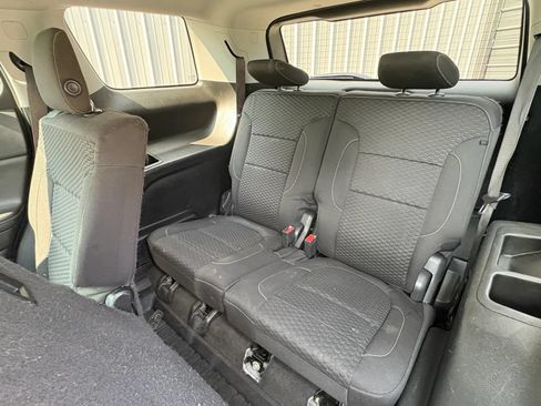 Used 2017 GMC Acadia SLE w/ LPO, Floor Liner Package FWD image 19