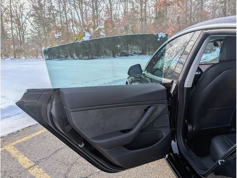Used 2018 Tesla Model 3 Mid Range image 9