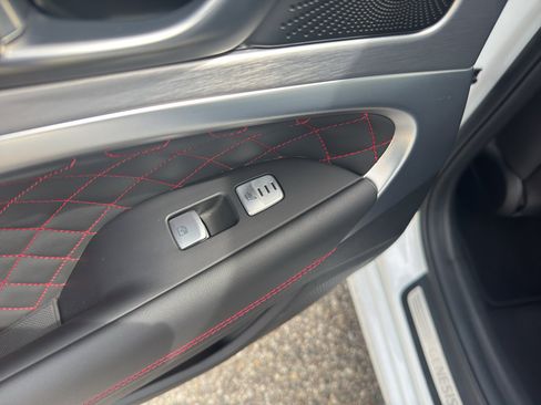 Used 2021 Genesis G70 3.3T w/ Sport Package image 31