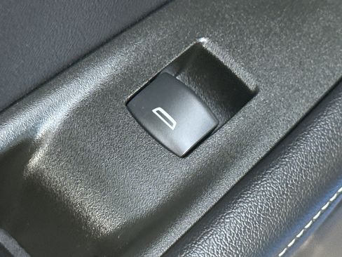 Used 2024 Chevrolet Blazer LT image 30