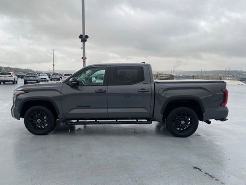 Used 2024 Toyota Tundra Limited image 5