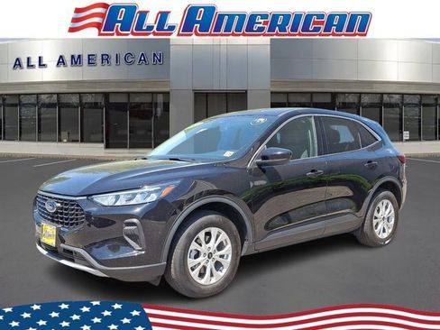Certified 2023 Ford Escape Active w/ Tech Pack #2 AWD/4WD image 1