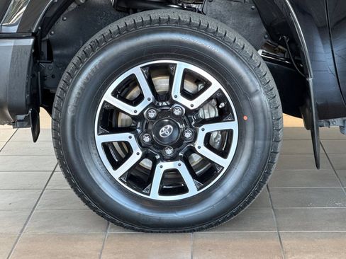 Certified 2017 Toyota Tundra SR AWD/4WD image 24