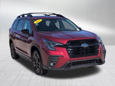 Used 2025 Subaru Ascent Bronze Edition image 8