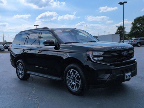 Certified 2025 Ford Expedition Active RWD image 1