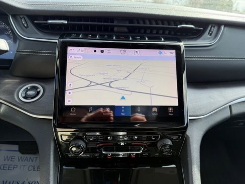 Used 2023 Jeep Grand Cherokee L Limited w/ Luxury Tech Group II image 27