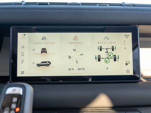 New 2024 Land Rover Defender 110 S image 19