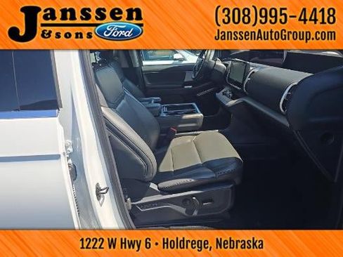 Used 2025 Ford Expedition Active AWD/4WD image 15