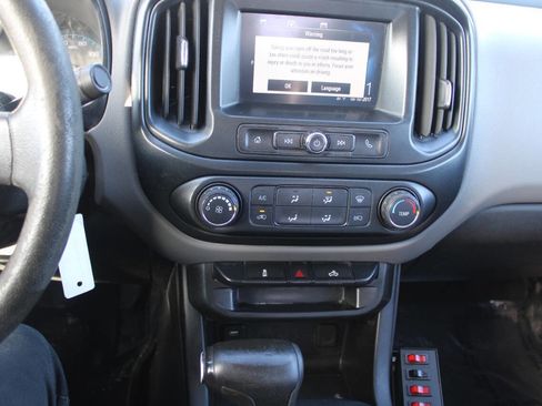 Used 2018 Chevrolet Colorado W/T image 10