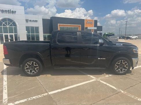 Used 2025 RAM 1500 Laramie AWD/4WD image 3